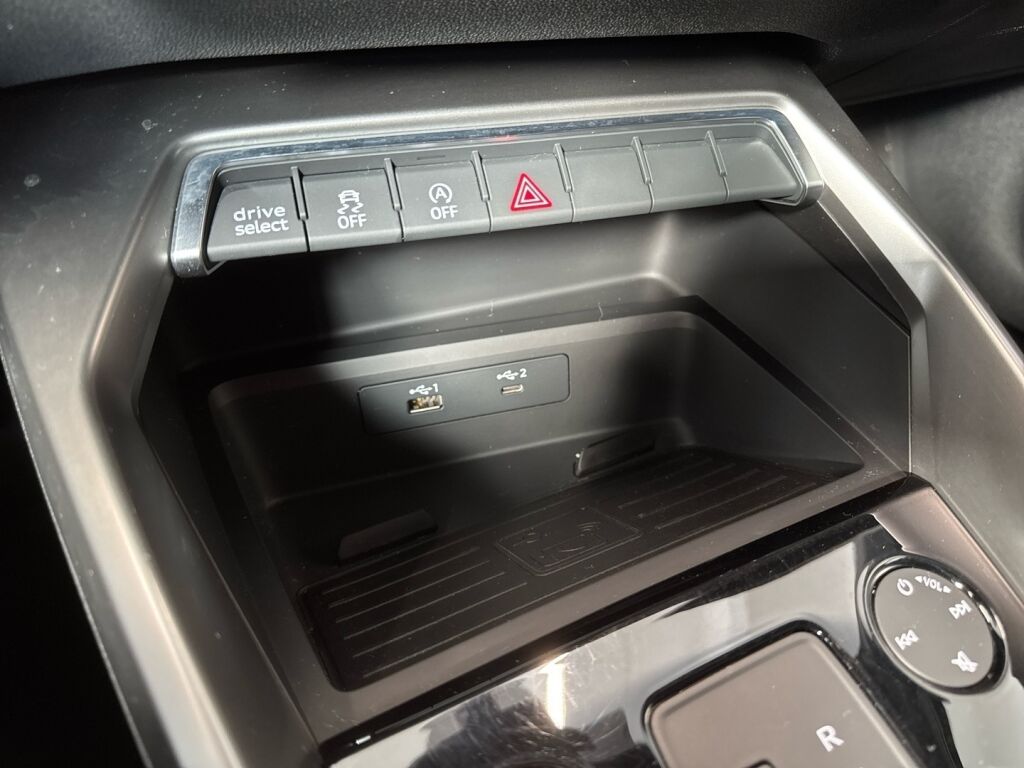 Audi A3 2020 Musta