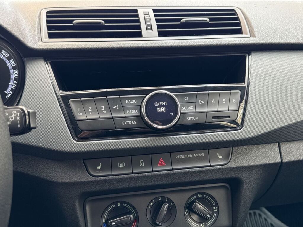 Skoda Fabia 2020 Sininen