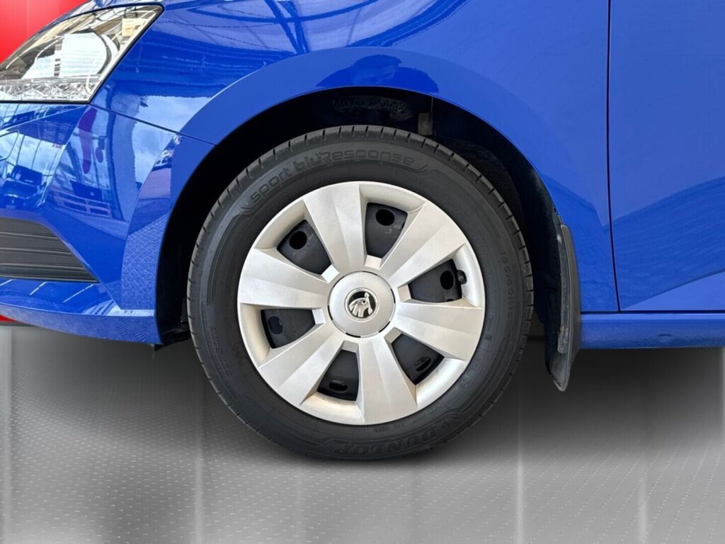 Skoda Fabia 2020 Sininen