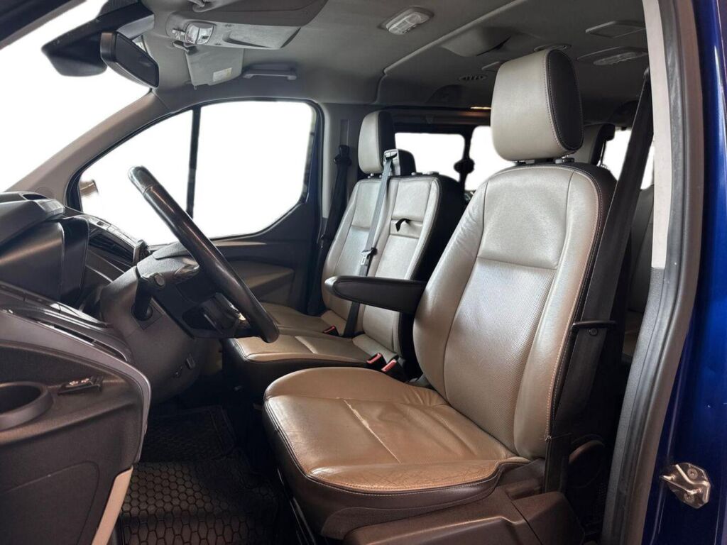 Ford Tourneo 2017 Sininen