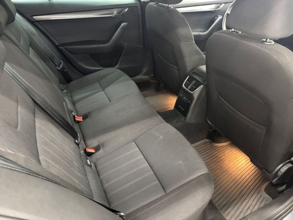 Skoda Octavia 2020 Harmaa