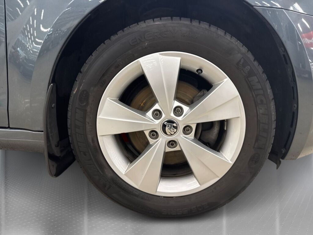 Skoda Octavia 2020 Harmaa