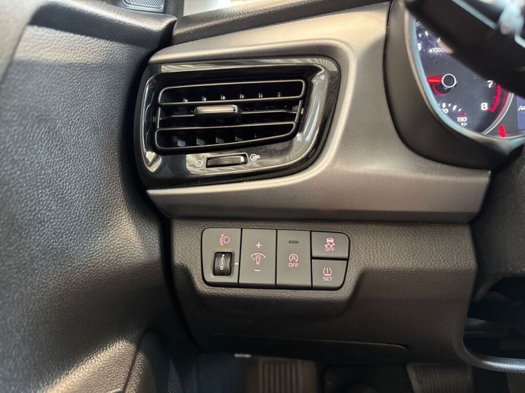 Kia Rio 2021 Valkoinen
