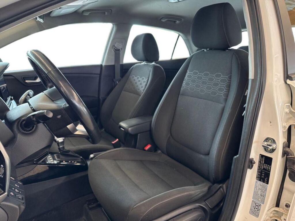 Kia Rio 2021 Valkoinen
