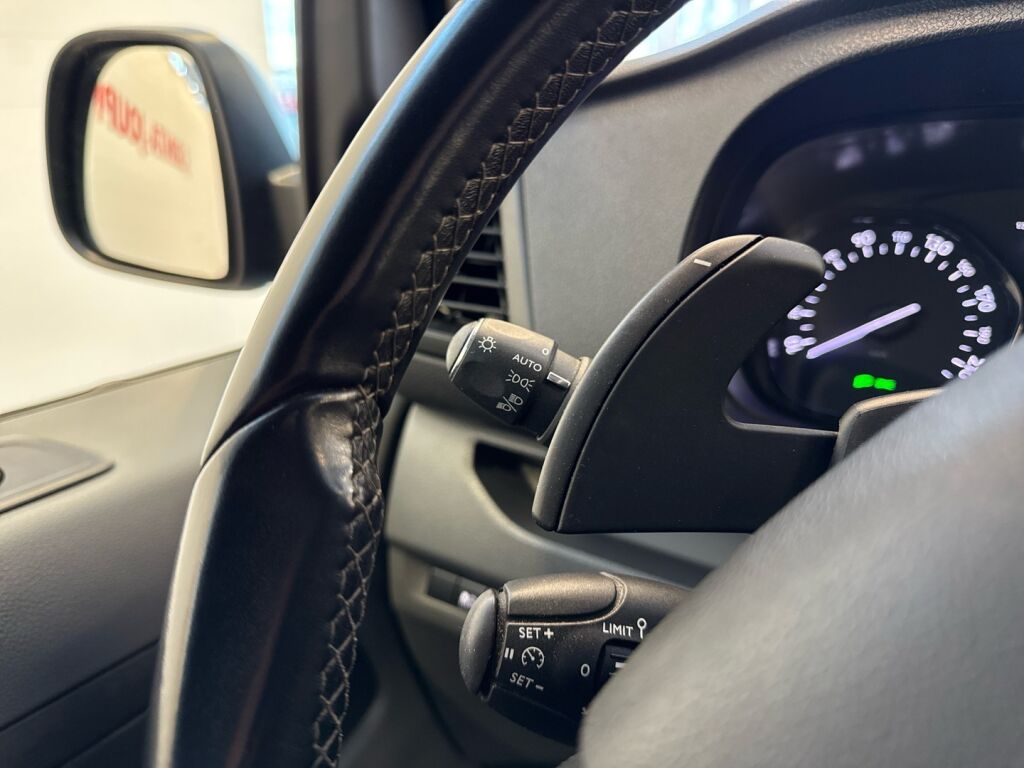 Opel Vivaro 2020 Harmaa