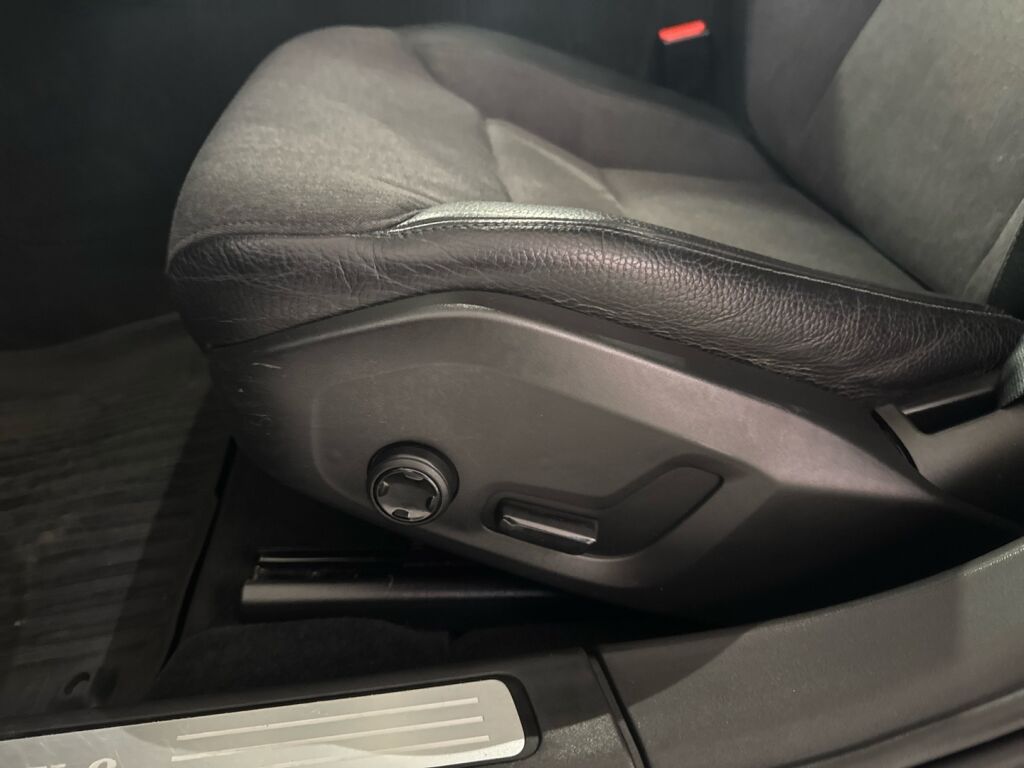 Volvo V90 2017 Musta