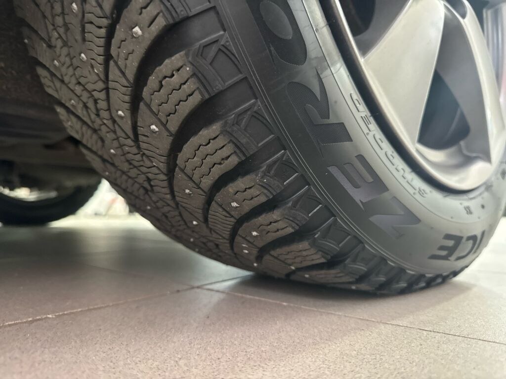 Volvo V90 2017 Musta