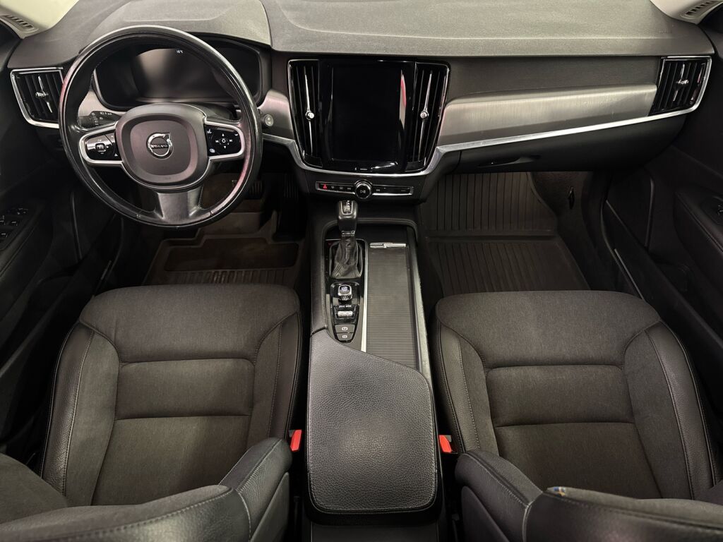 Volvo V90 2017 Musta