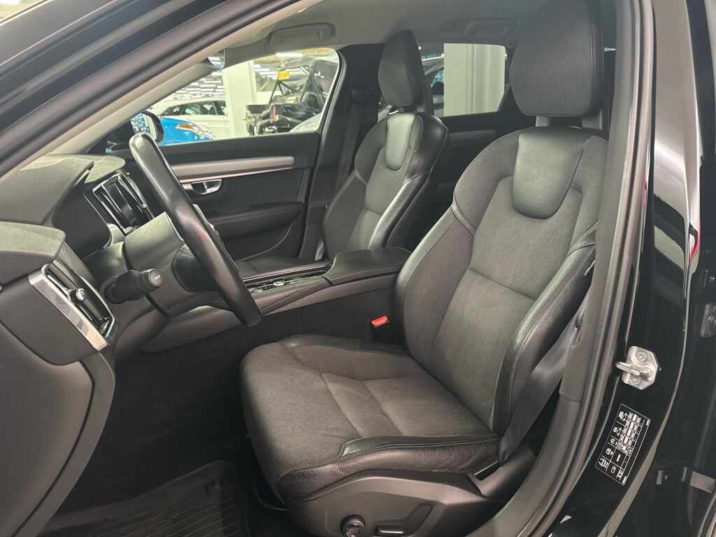 Volvo V90 2017 Musta