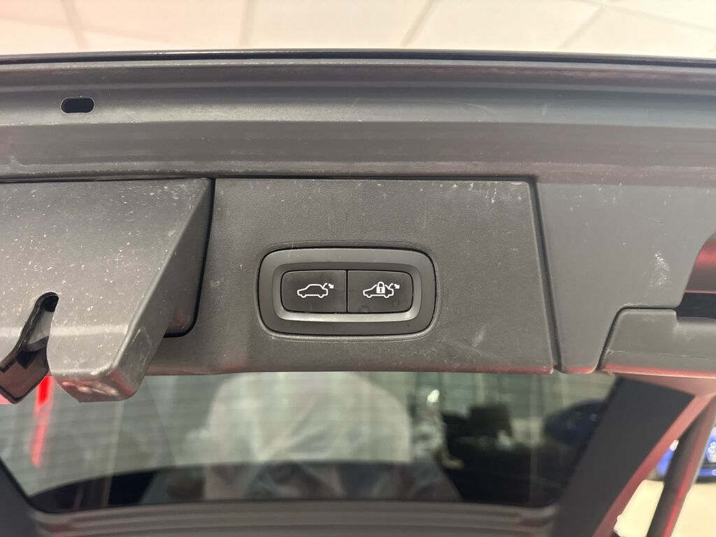 Volvo V90 2017 Musta