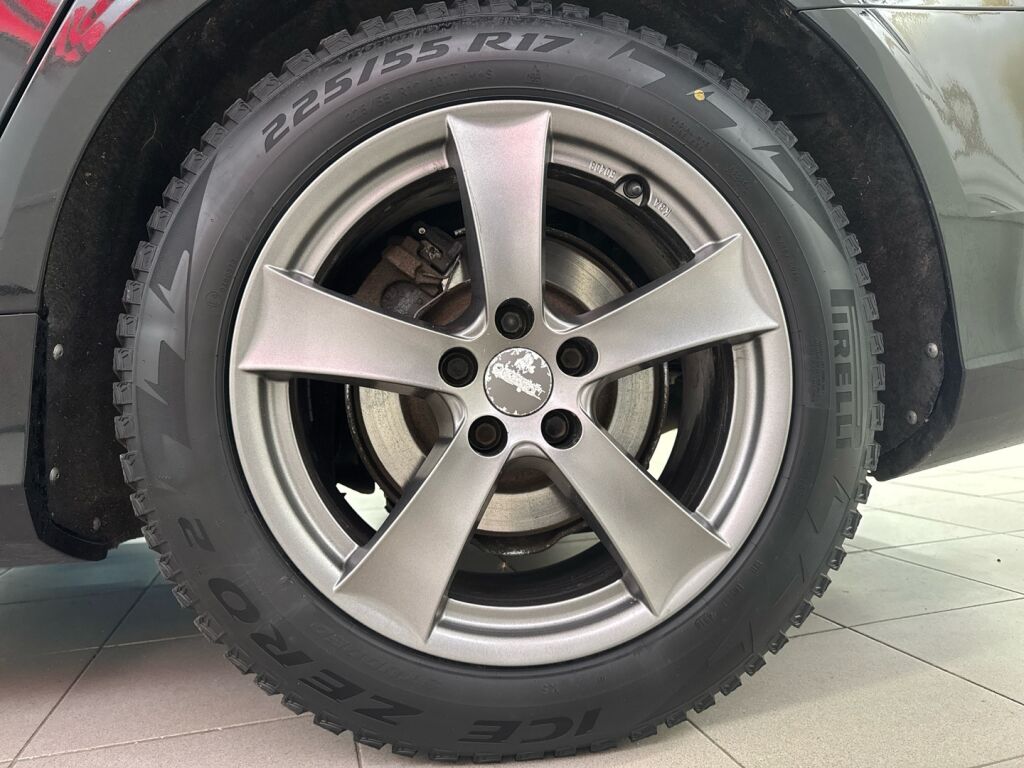 Volvo V90 2017 Musta