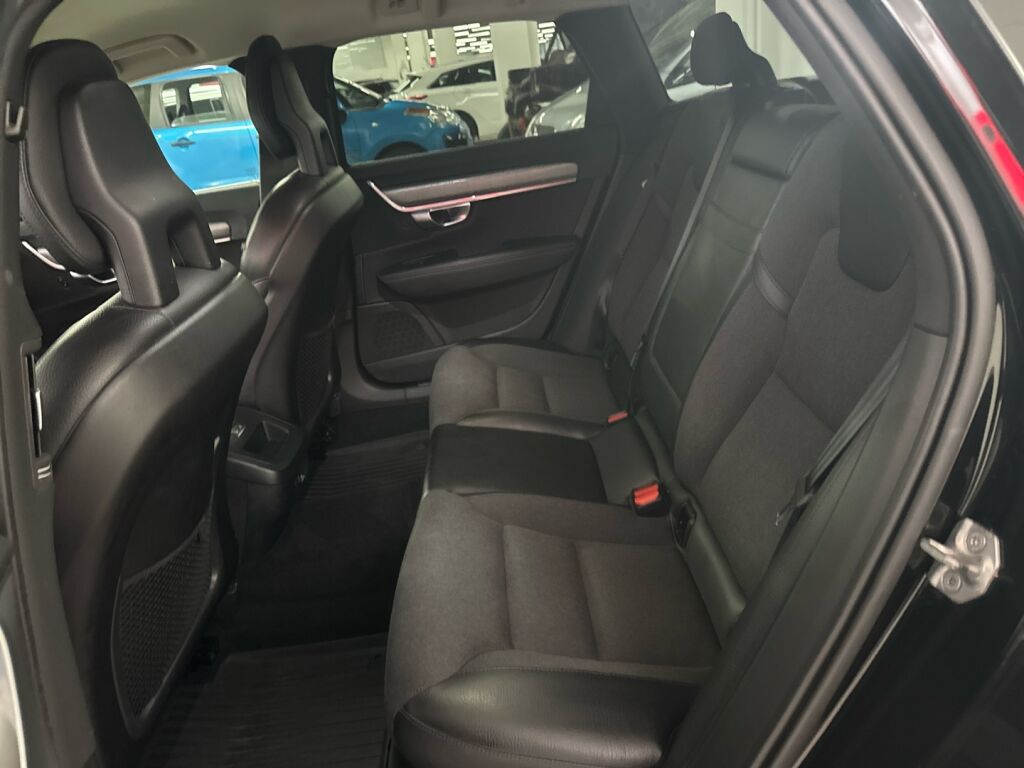 Volvo V90 2017 Musta