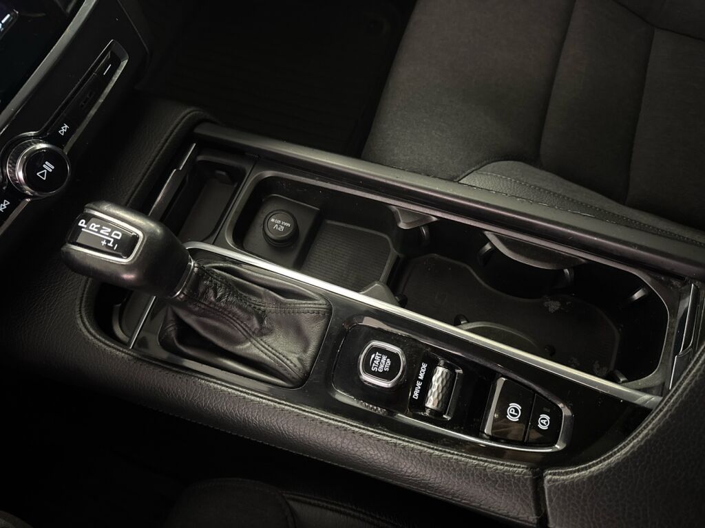 Volvo V90 2017 Musta