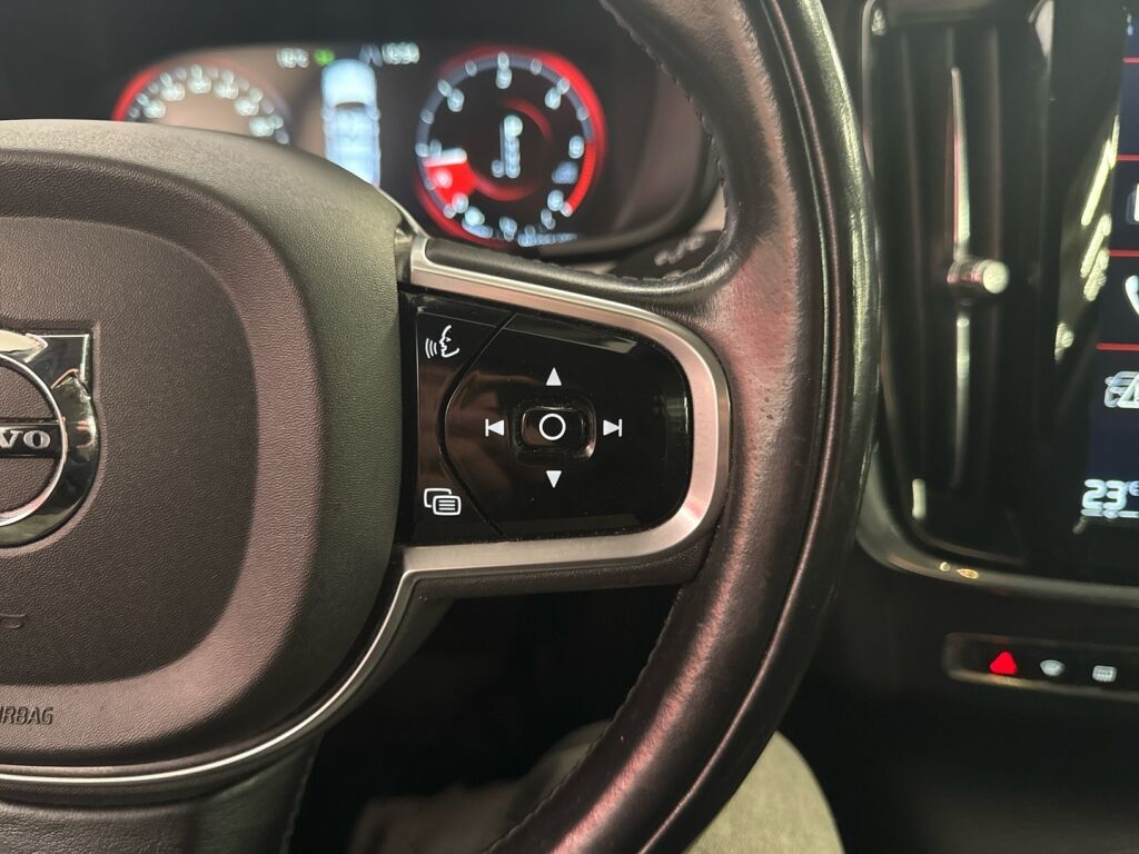 Volvo V90 2017 Musta