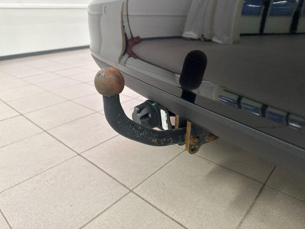 Volvo V90 2017 Musta