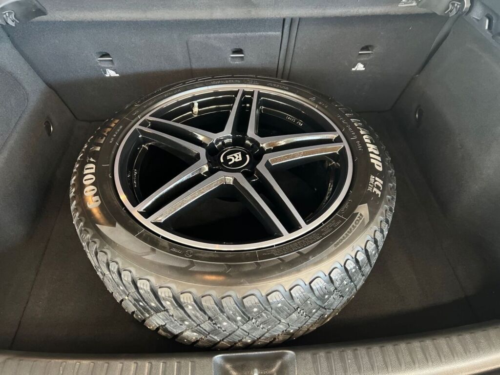 Mercedes-Benz GLA 2019 Musta