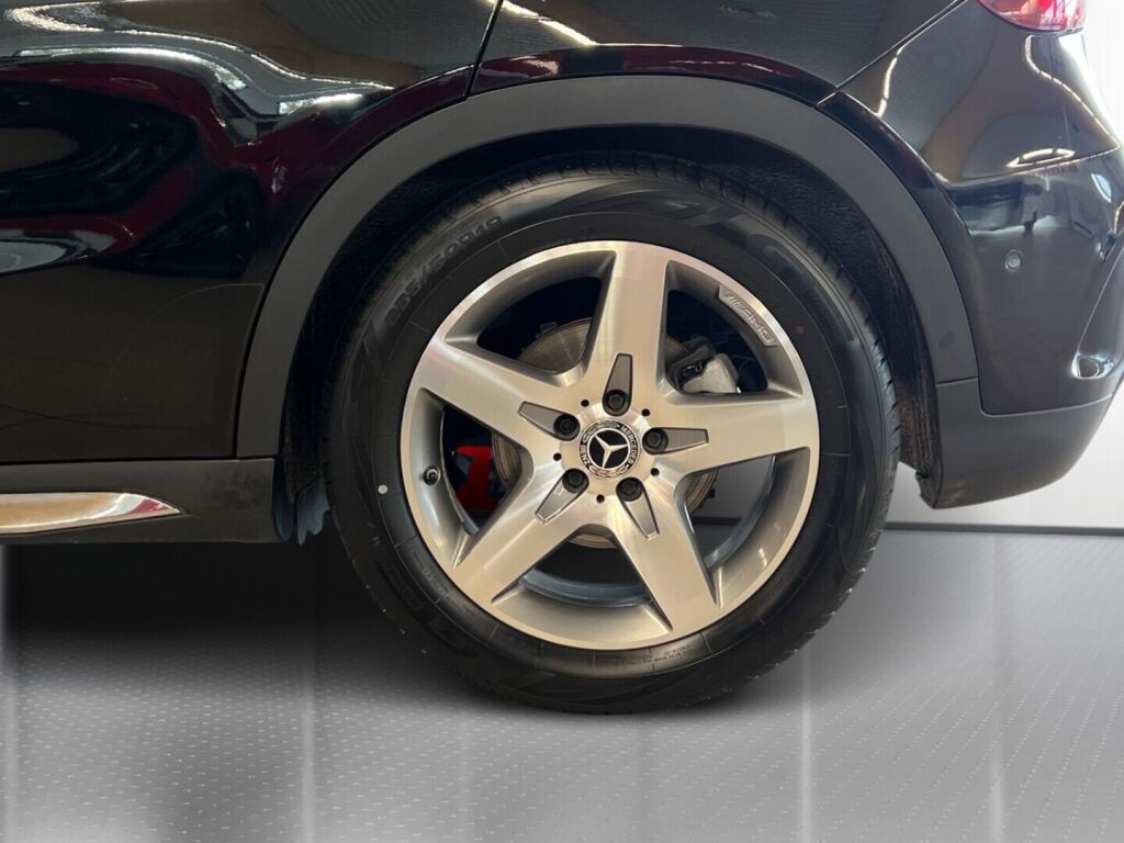 Mercedes-Benz GLA 2019 Musta