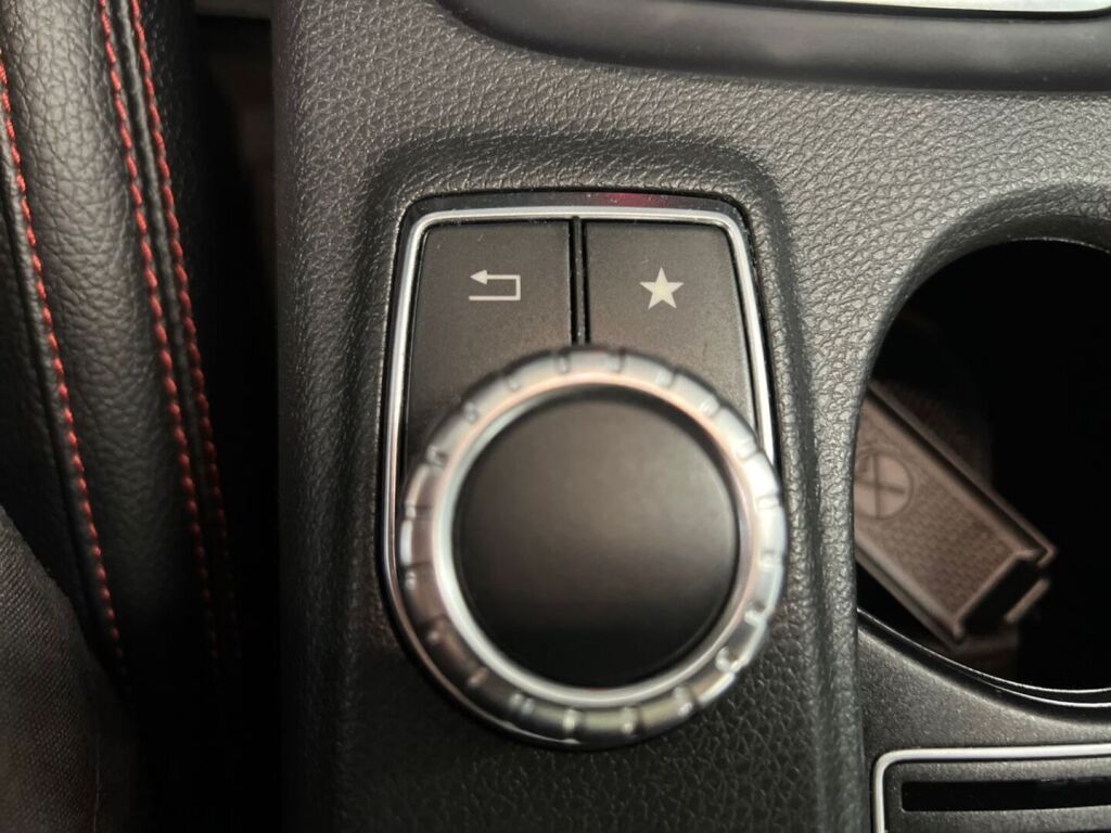 Mercedes-Benz GLA 2019 Musta