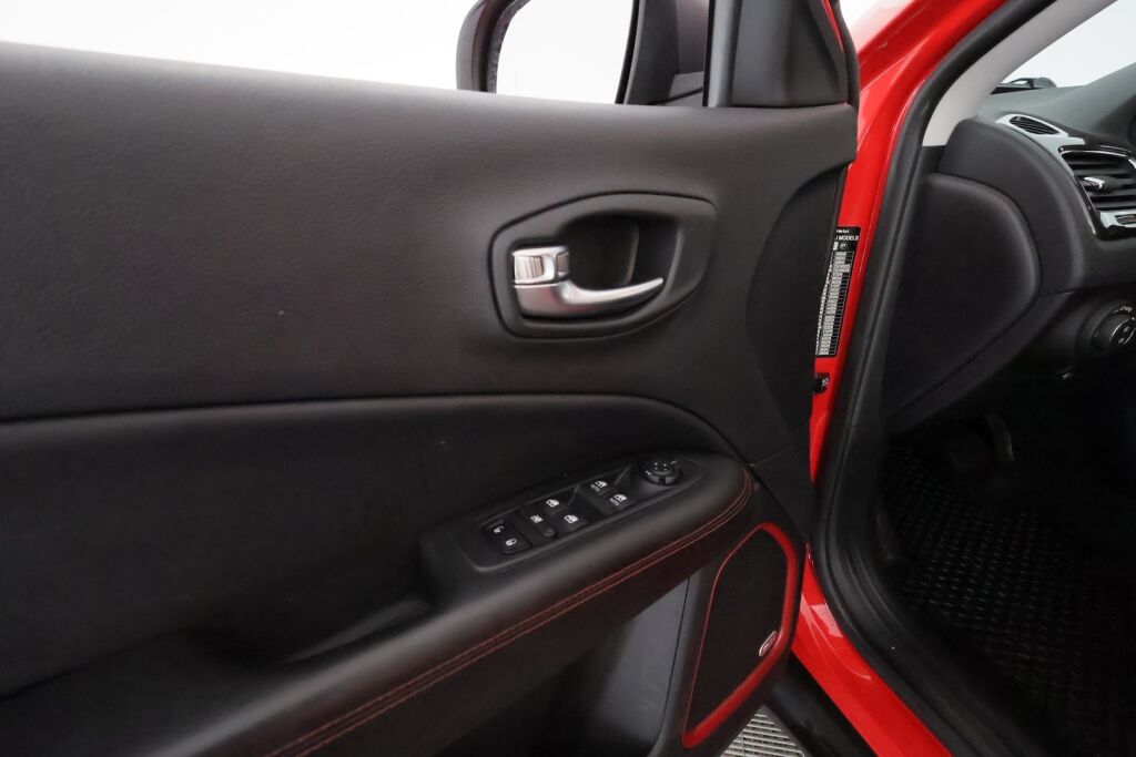 Jeep Compass 2021 Punainen