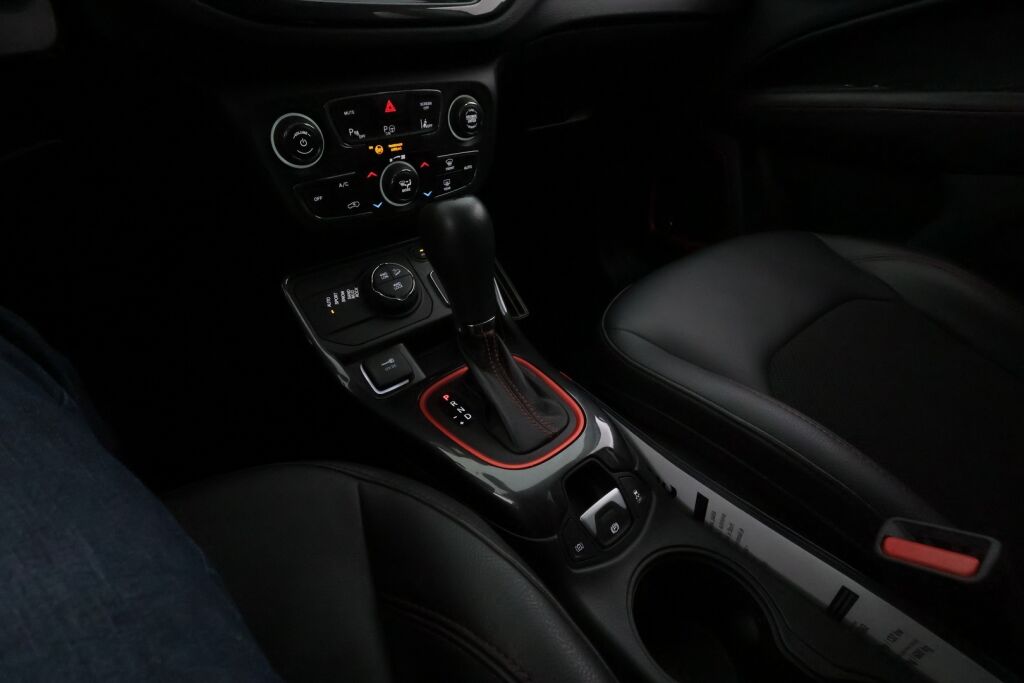 Jeep Compass 2021 Punainen