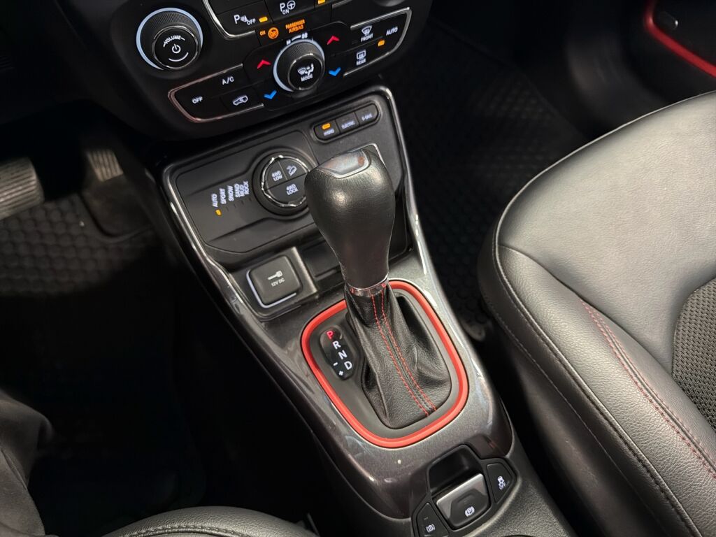 Jeep Compass 2020 Punainen