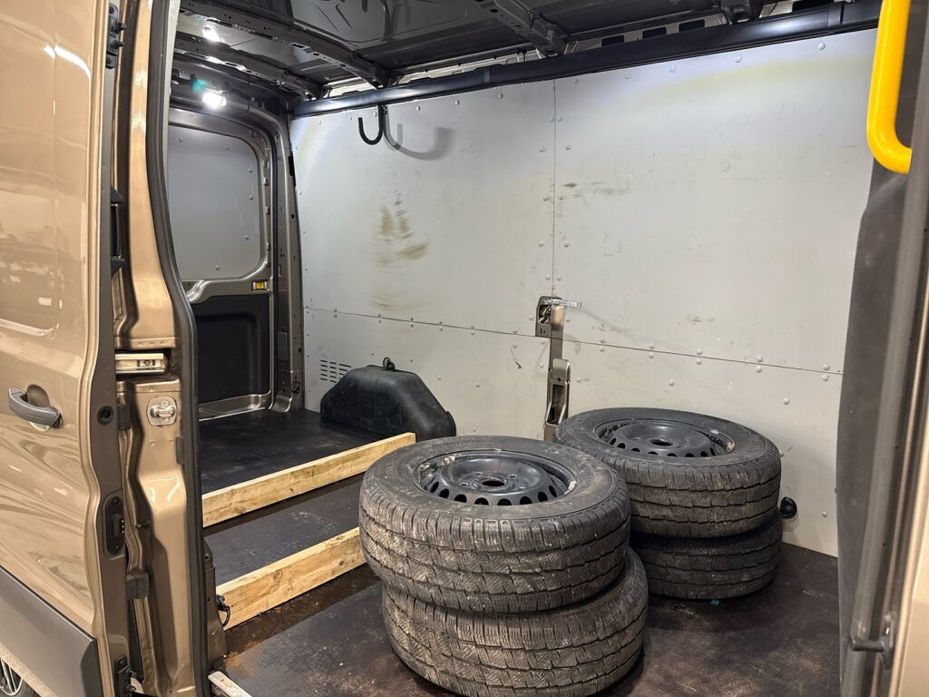 Ford Transit 2021 Harmaa