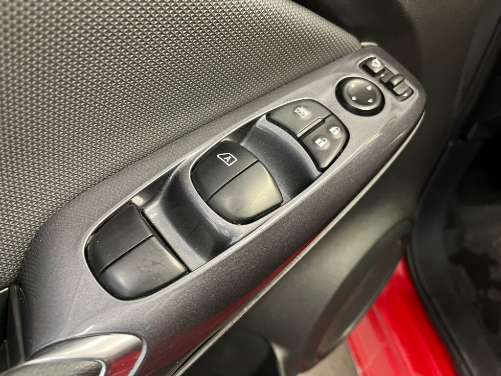 Nissan Juke 2020 Punainen