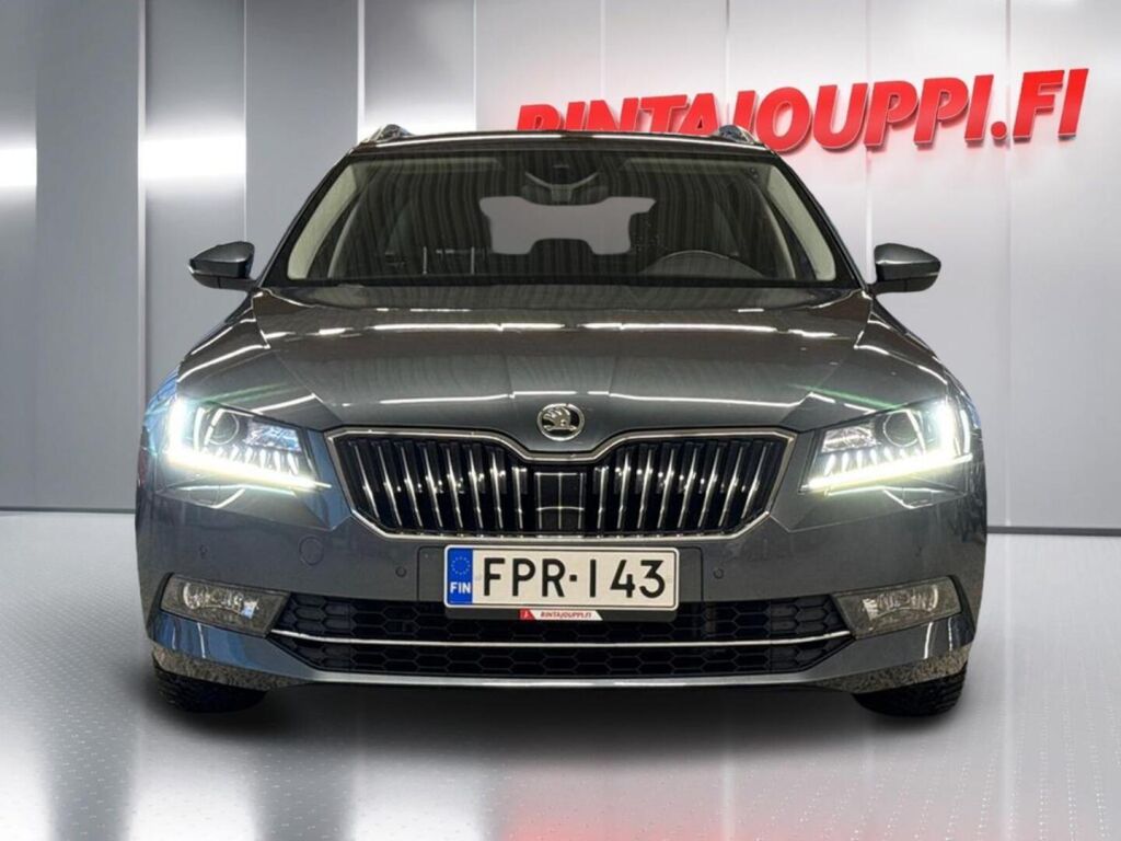 Skoda Superb 2018 Metallinhohto Harmaa