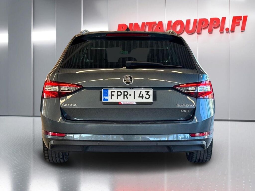 Skoda Superb 2018 Metallinhohto Harmaa