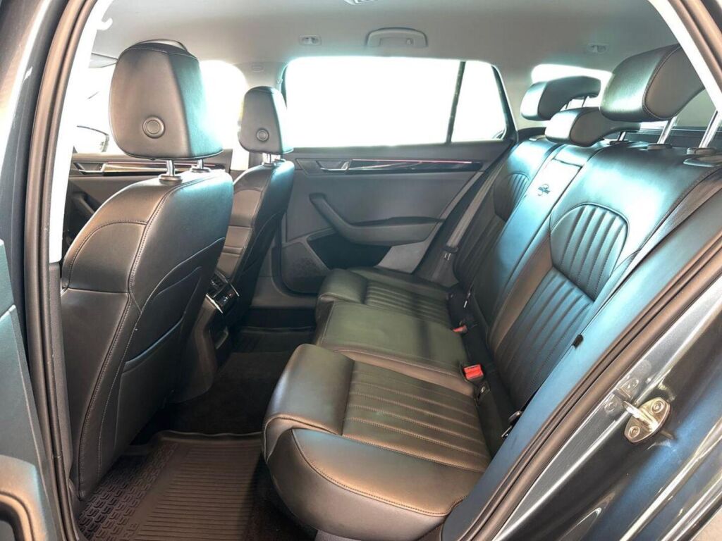 Skoda Superb 2018 Metallinhohto Harmaa