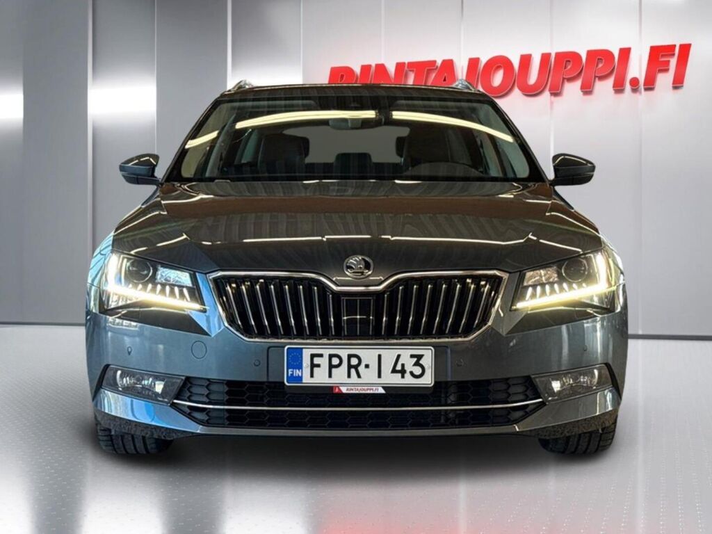 Skoda Superb 2018 Metallinhohto Harmaa