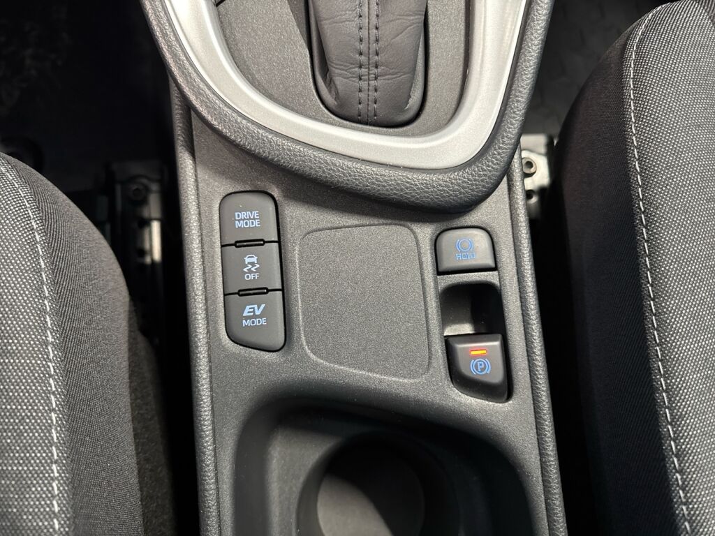 Toyota Yaris 2021 Ruskea (beige)