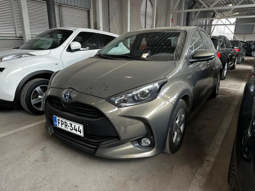 Toyota Yaris 2021 Ruskea (beige)