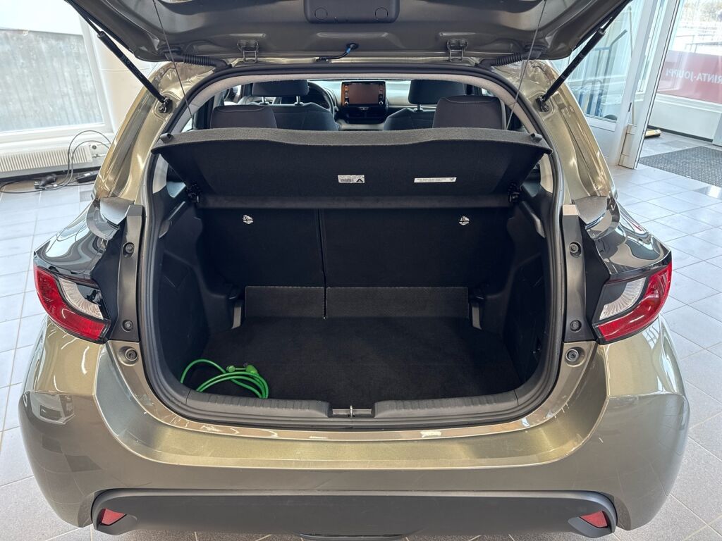 Toyota Yaris 2021 Ruskea (beige)