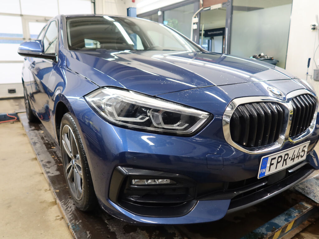 BMW 118 2021 Sininen