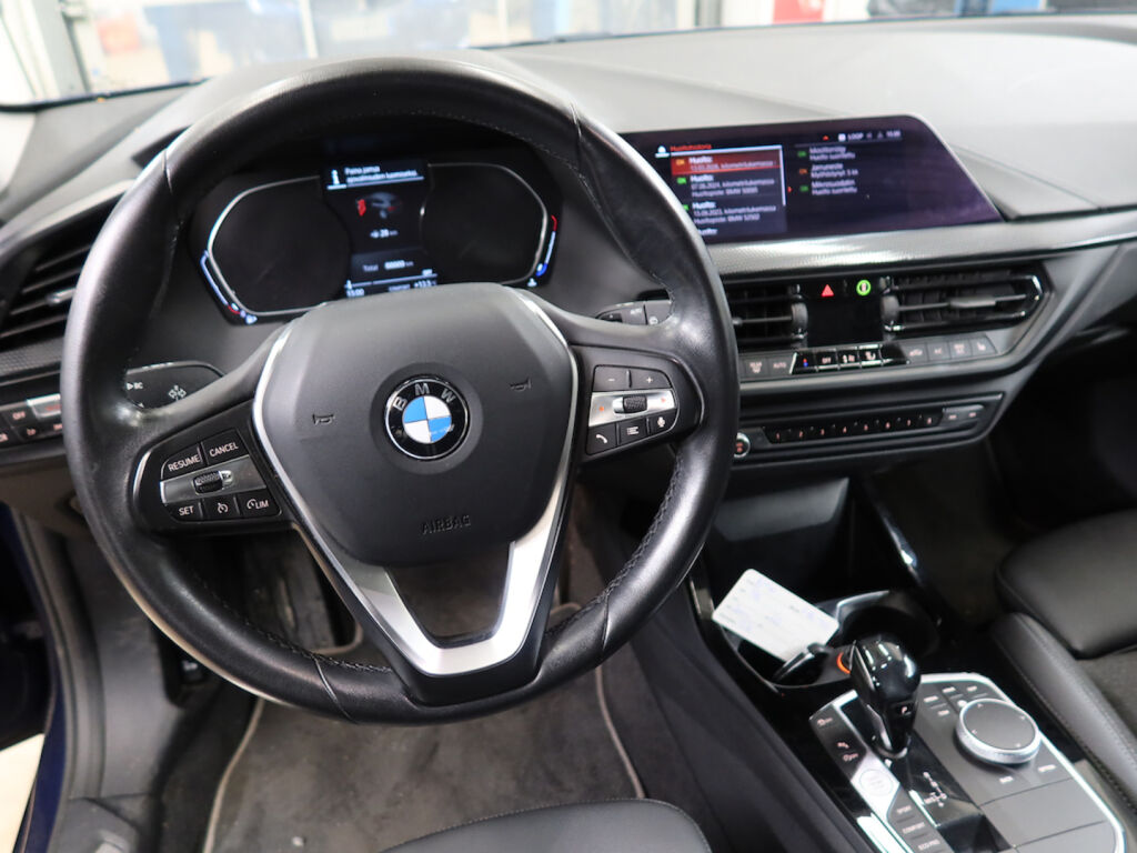 BMW 118 2021 Sininen