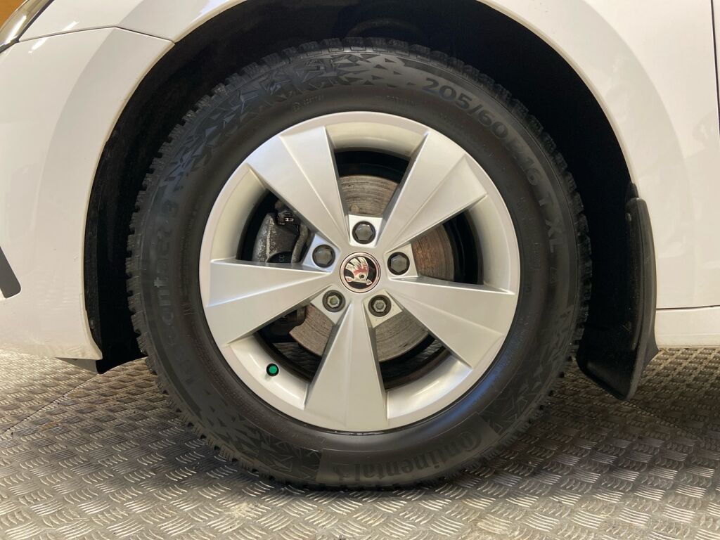 Skoda Octavia 2020 Valkoinen