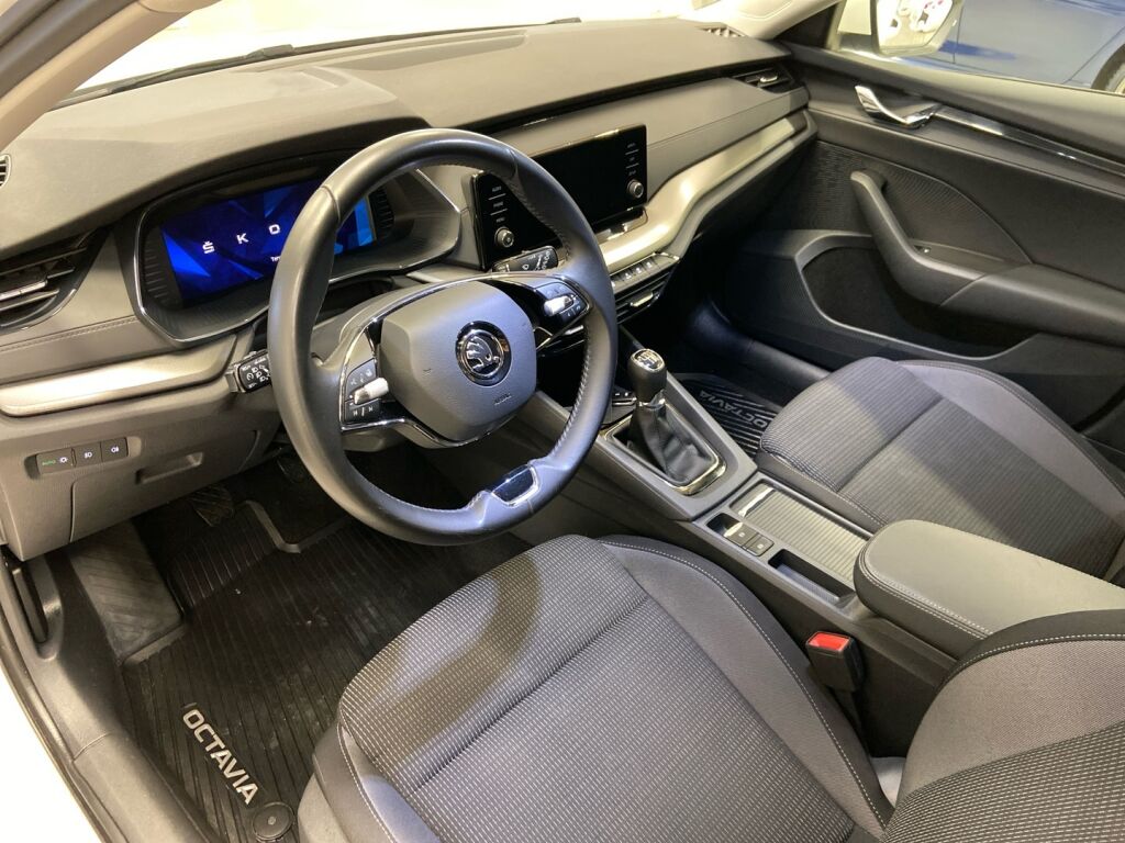 Skoda Octavia 2020 Valkoinen