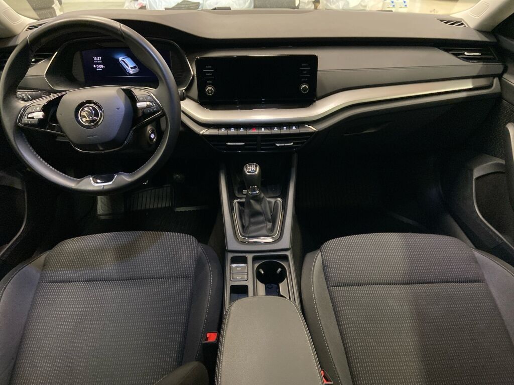 Skoda Octavia 2020 Valkoinen