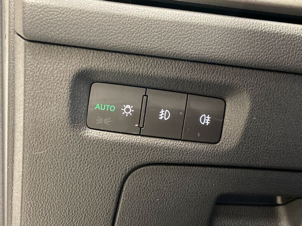 Skoda Octavia 2020 Valkoinen