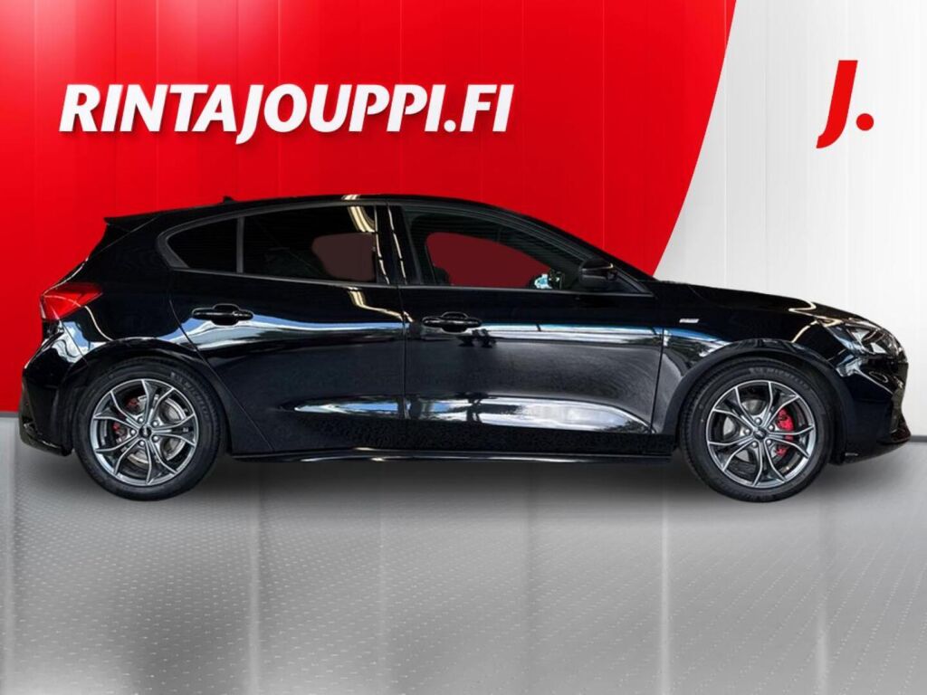 Ford Focus 2020 Musta