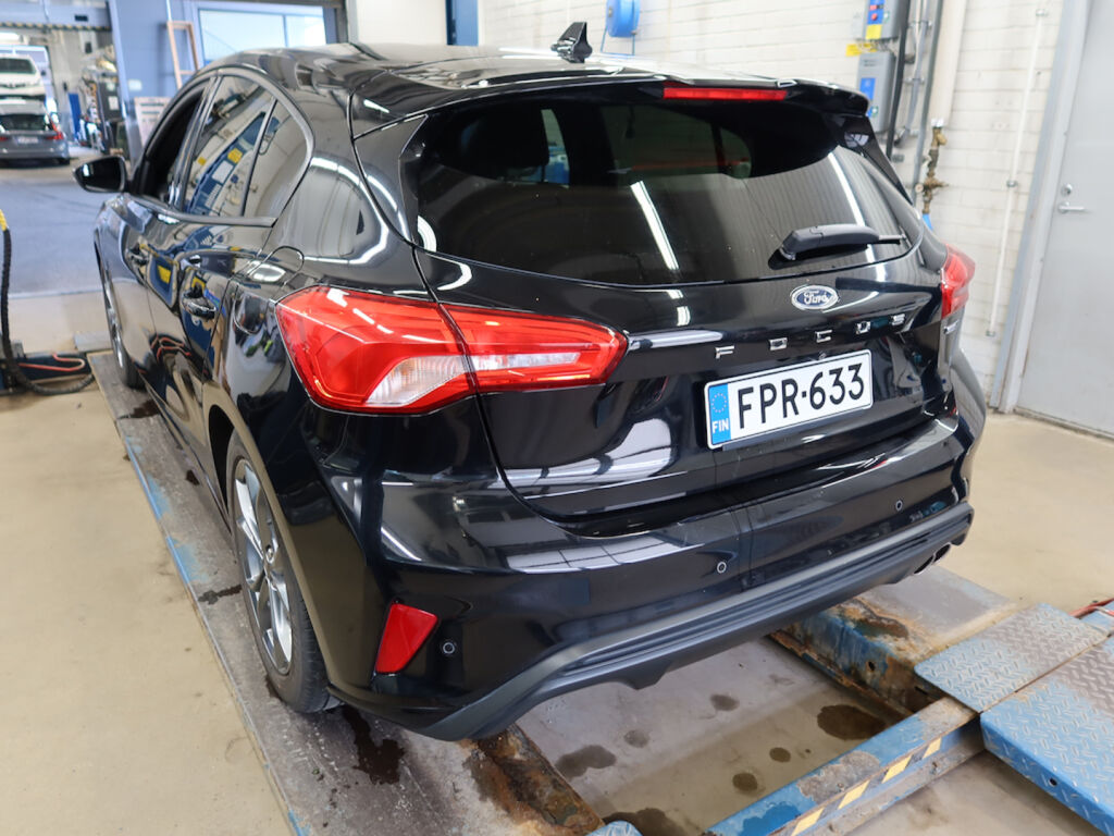 Ford Focus 2020 Musta