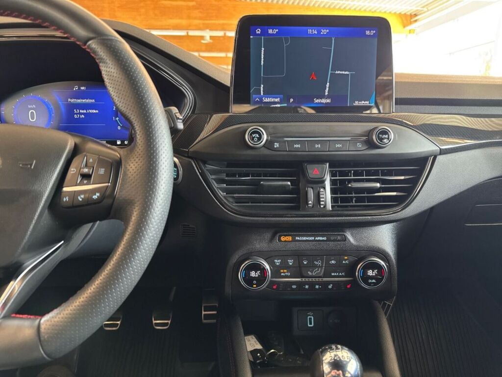Ford Focus 2020 Musta