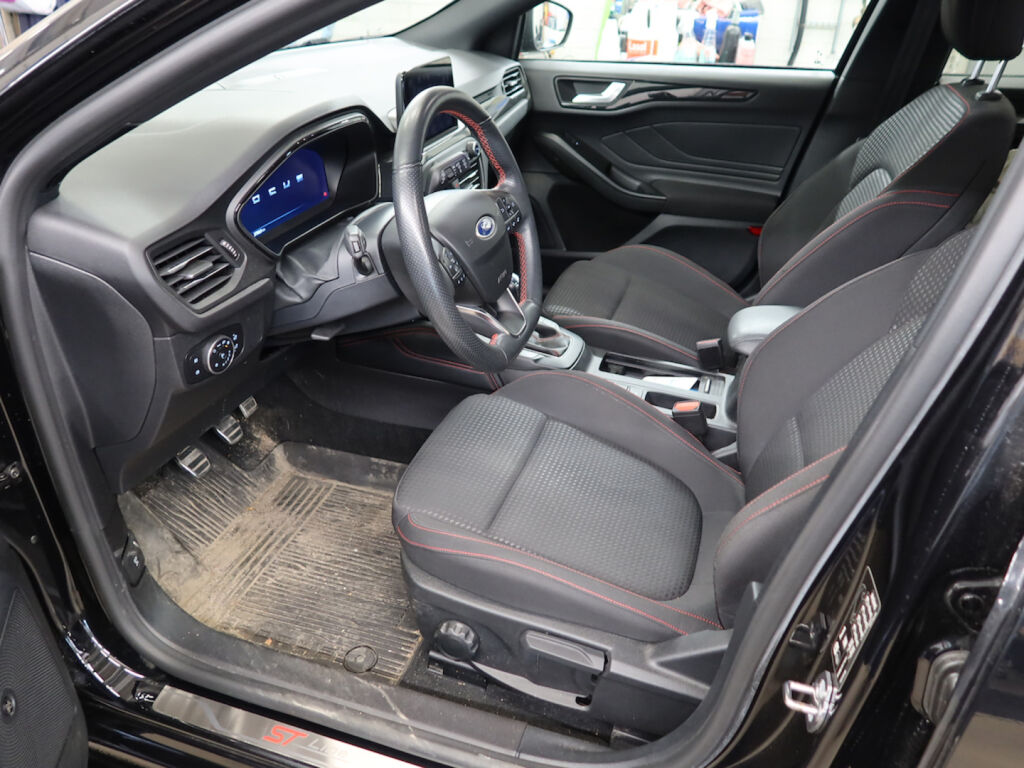 Ford Focus 2020 Musta