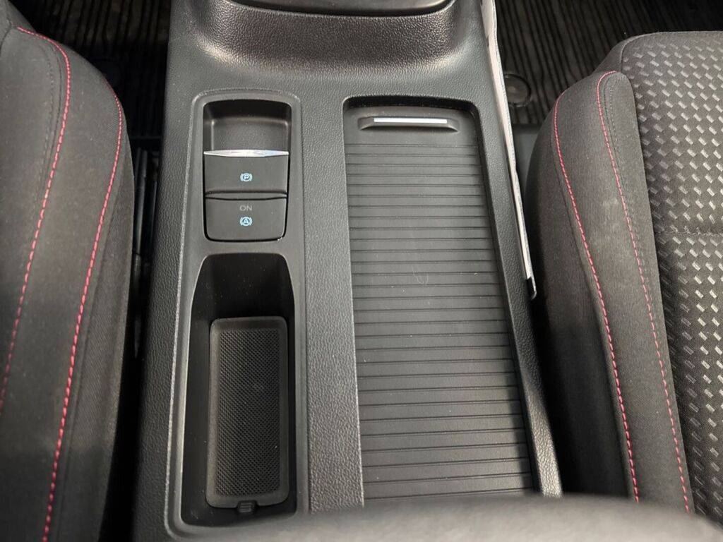 Ford Focus 2020 Musta