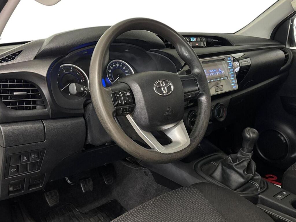 Toyota Hilux 2020 Valkoinen