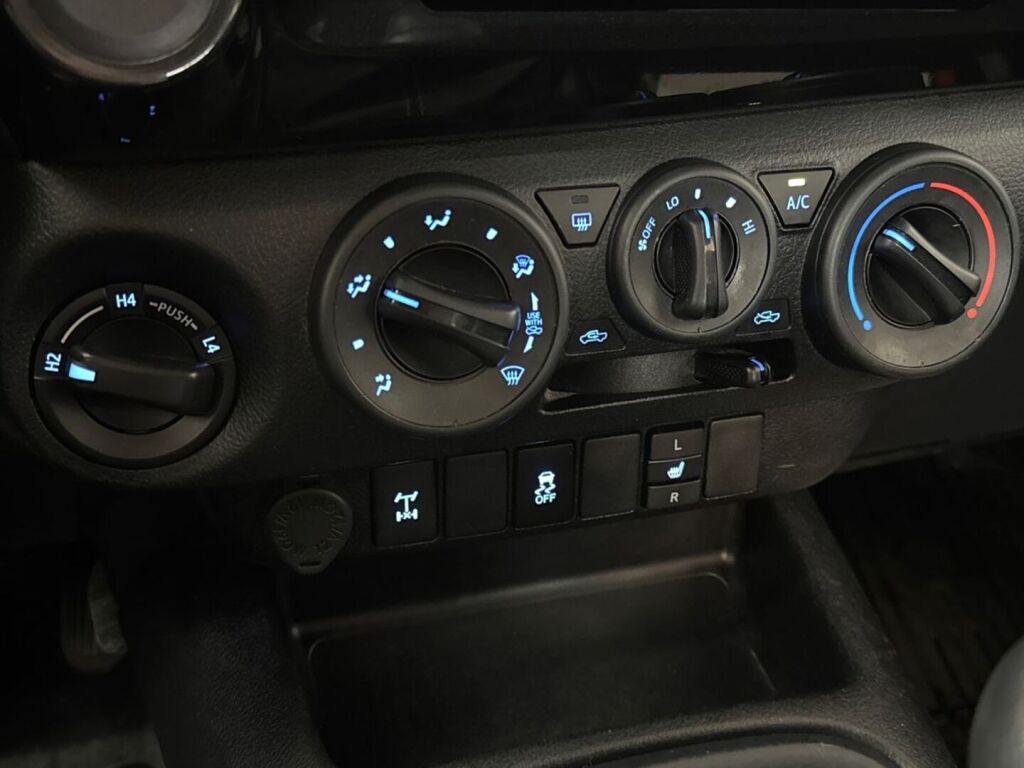 Toyota Hilux 2020 Valkoinen