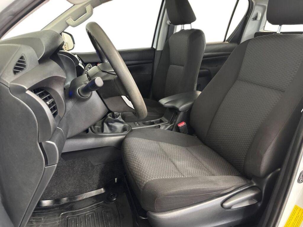 Toyota Hilux 2020 Valkoinen