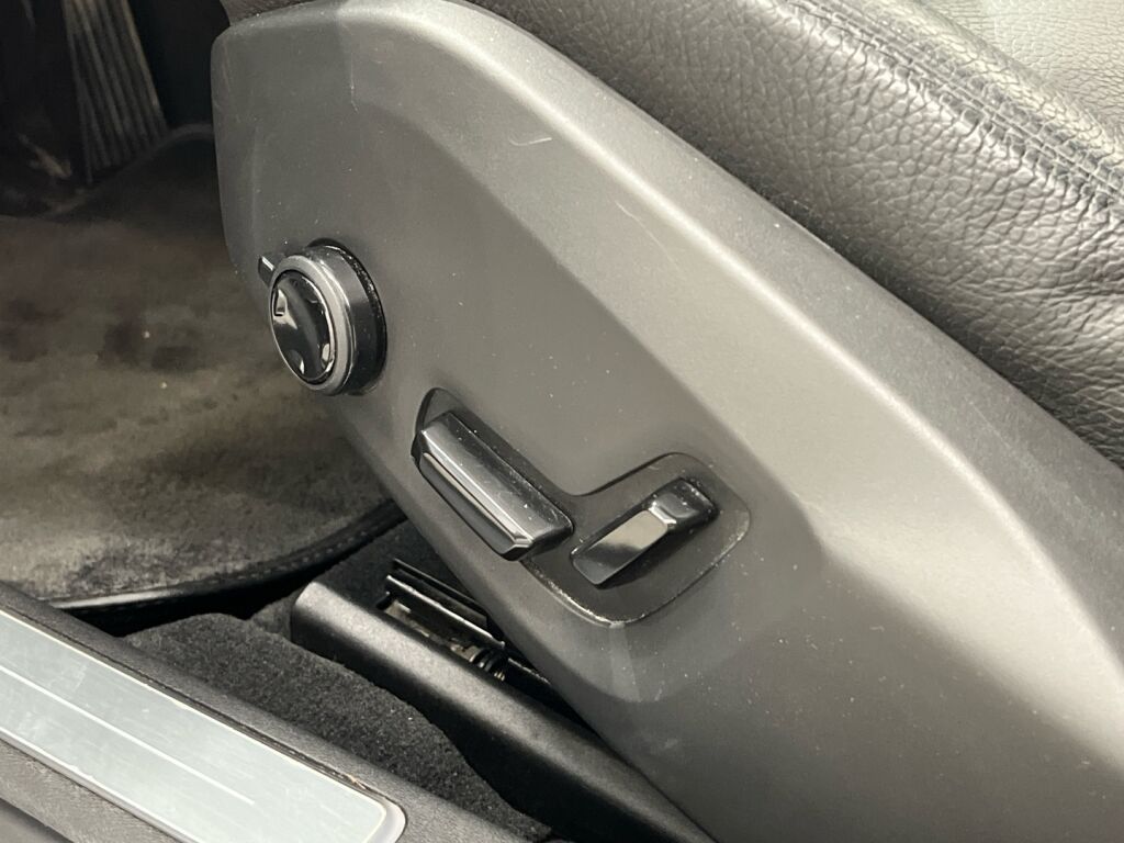 Volvo S90 2021 Musta