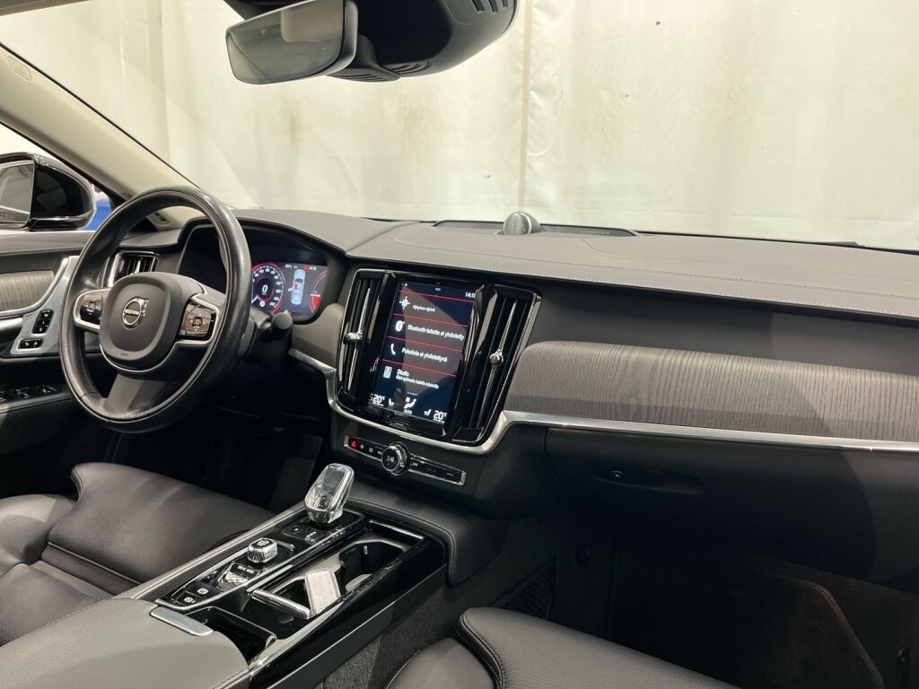 Volvo S90 2021 Musta